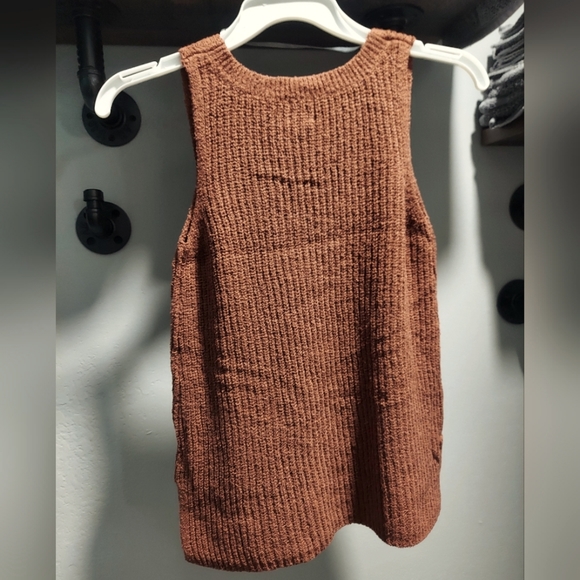 NWT Light Weight Sweater Tank XS - Picture 2 of 4